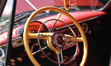 Павлодарцам показали хенд-мейд-автомобили