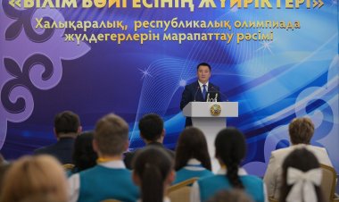 Лучшим школьникам Павлодарской области вручили по крупному чеку