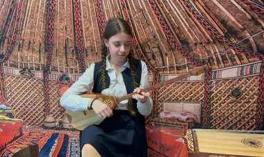 Домбра вместо домры: как павлодарка стала амбассадором казахской культуры