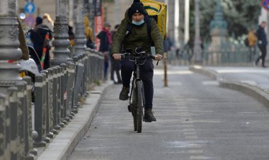 Ключи из окон и хорошие отзывы: с кем работают павлодарские курьеры