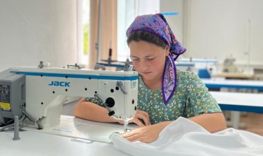 Школьникам Павлодара помогли сшить летние костюмы