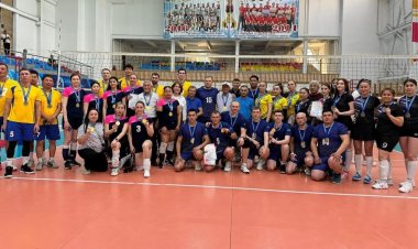 Павлодарда облыс волейболшылары күш сынасты