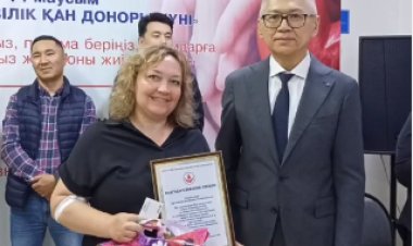 Павлодарда тұрақты түрде қан тапсырған донорлар марапатталды
