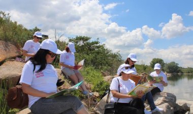 Қазақстандық кітапханашылар Баянауылдың жағажайында бас қосып, кітап оқыды