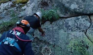 Құтқарушылар Баянауыл тауларында тұрып қалған азаматқа көмектесті