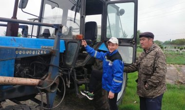 Ертіс ауданында оқушылар трактор жүргізді