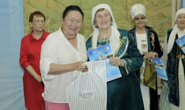 Павлодарцы прочитали на сцене стихи о любви к родине