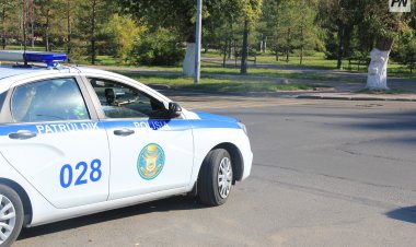 Павлодарлық тәртіп сақшылары жаңбырда жолда қалған жолаушыларға көмектесті