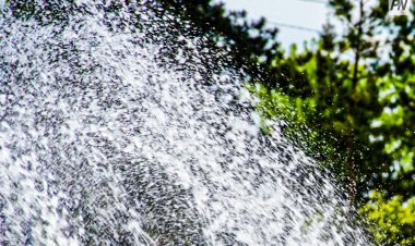 В Павлодаре появился внеплановый фонтан