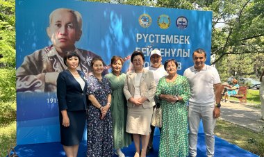 Алматыда Павлодар облысының белгілі күйшісіне ескерткіш тақта орнатылды