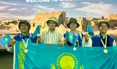 Глава государства поздравил павлодарского школьника с победой