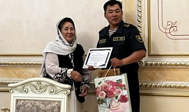 Бойцы павлодарских воинских частей исполнили песни Абая