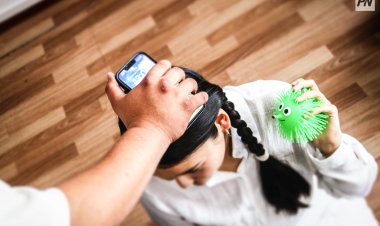 Қызын телефонмен ұрған: Павлодар тұрғынының әрекеті сотта қаралады
