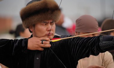 Лучники на Всемирных играх кочевников используют казахстанские стрелы