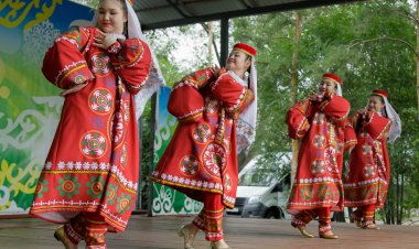 Восточный праздник устроили в городском саду в Павлодаре