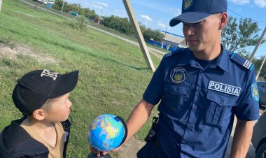 Полицейские Иртышского района нашли заблудившегося ребенка