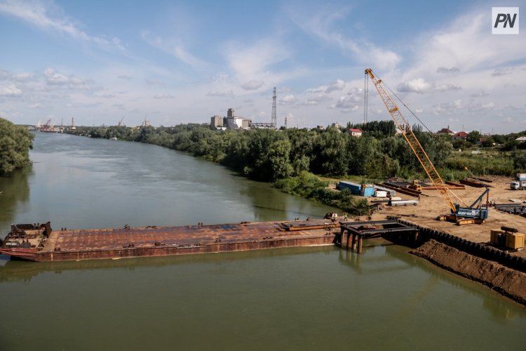 Понтонный мост в Аксу восстановили спонсоры