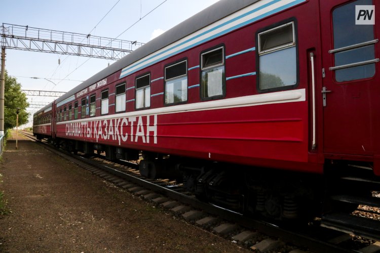 Медицинский поезд принял первых пациентов в Павлодарской области