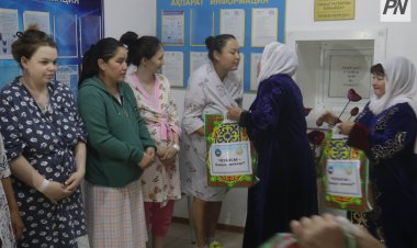 Павлодарский совет матерей поздравил молодых мамочек с Днем семьи