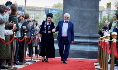 Актерлар шеруі: Павлодарда қазақстандық үздік театрлары бас қосты