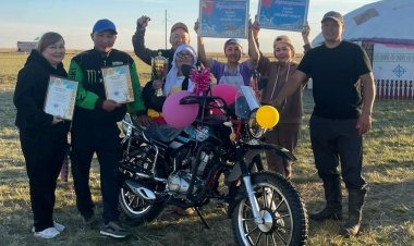 Жүлдеге мотоцикл: Ақтоғай ауданында отыздан астам шабандоз бақ сынасты