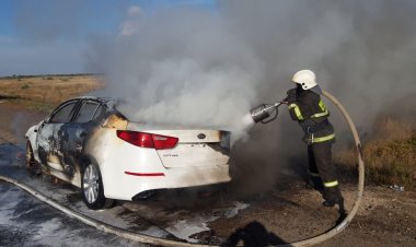 Павлодарские пожарные потушили горящий автомобиль