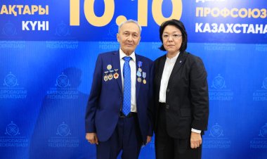В Павлодаре наградили профсоюзных лидеров