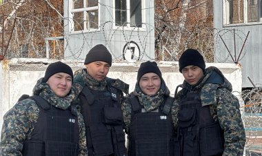 Павлодарда екі егіз жігіттер Отан алдындағы борышын өтеуде