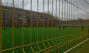 В Павлодаре открыли крупнейшее в микрорайоне футбольное поле