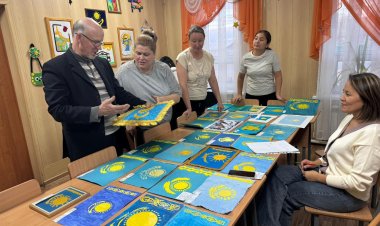 Ертіс ауданында кішкентай қолөнершілер туды түрлі техникамен тікті