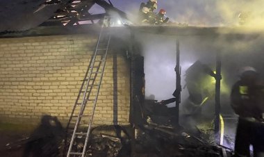 Екібастұзда жеке тұрған үй отқа оранды