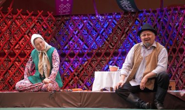 Павлодарлық театр актердің мерейтойын сүйікті қойылымымен тойлады