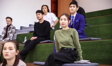 Өзін-өзі дамыту: Павлодарда жастар өзекті тақырыптарды талқылады