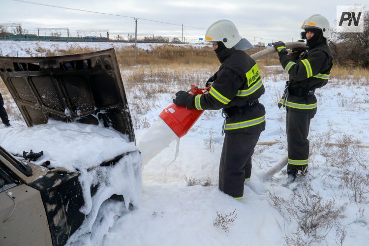 В селе Павлодарской области сгорел автомобиль