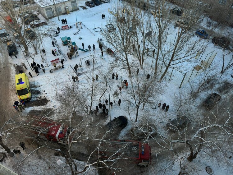 Павлодарские огнеборцы потушили пожар в шахте лифта