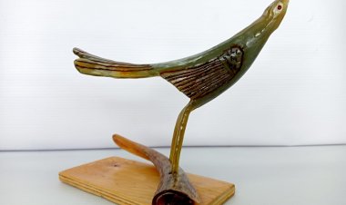 Баянауылдық шебер сүйектен кәдесыйлар жасайды