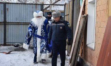 Павлодарда Аяз ата улы газ датчиктерін орнатып жүр