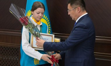 Лучшие павлодарские олимпиадники получили подарок от акима региона