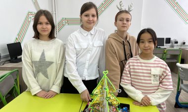 Павлодарцы мастерили в гостях у Деда Мороза