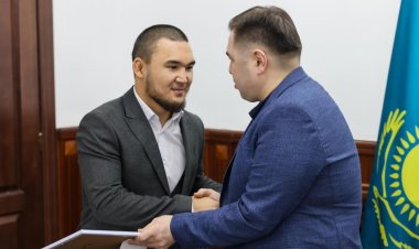 Павлодар әкімі әлем чемпиондарын марапаттады
