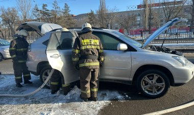Lexus едва не сгорел в центре Павлодара