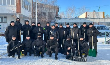 Павлодарские полицейские вооружились лопатами ради детей