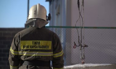 Павлодарда төтеншеліктер аулалардағы жасанды кедергілерді бөлшектеді