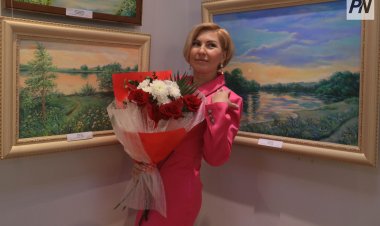 Павлодарская художница показала людей через влюблённый взгляд