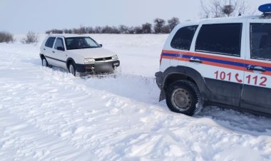 Павлодар облысында үш адам қар құрсауынан құтқарылды
