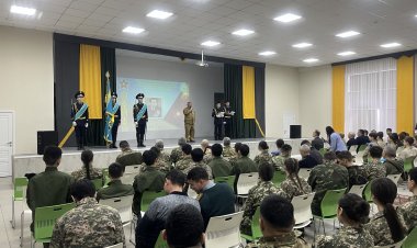 Школьники Павлодарской области примерили военную форму