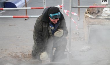 Павлодарда кәріз құдығының бөлігі опырылып түсті