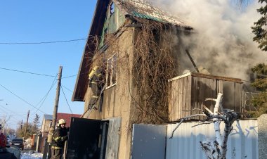 В Экибастузе пожарные спасли от огня автомобиль