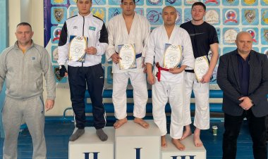 В Павлодаре полицейские сразились в рукопашном бою