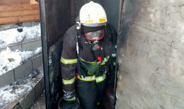 Павлодарда өрттің үш қабатты үйге таралуына жол берілмеді